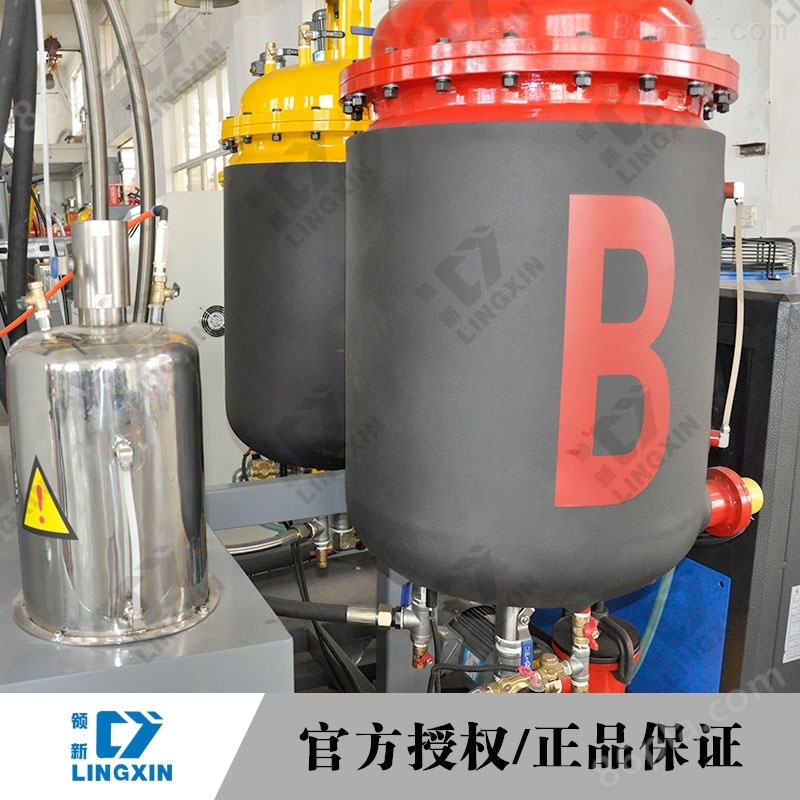 领新聚氨酯保温填充低压发泡生产机械设备